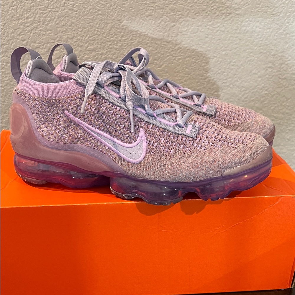 Nike Women's Lavender Fly Knit Sneakers